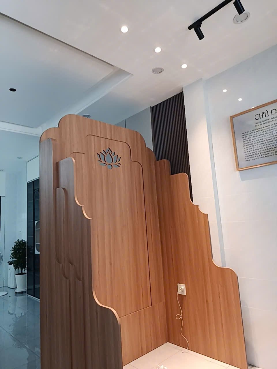 Chi tiết v&aacute;ch v&agrave; hạng mục gỗ trong nh&agrave;